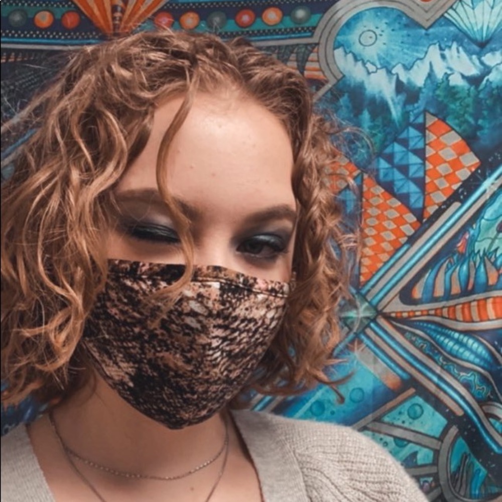 Meet your Posher, Maria